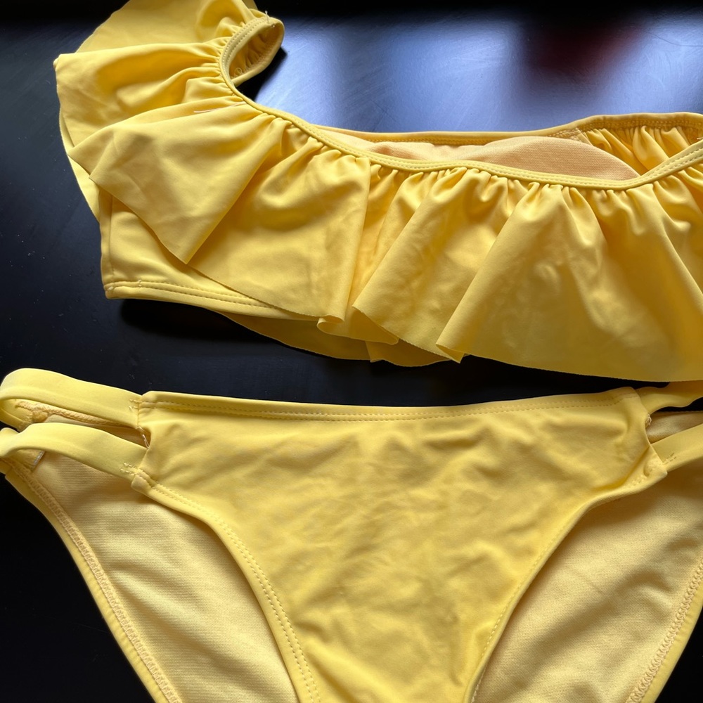 Yellow bikini set - Picture 8 of 8